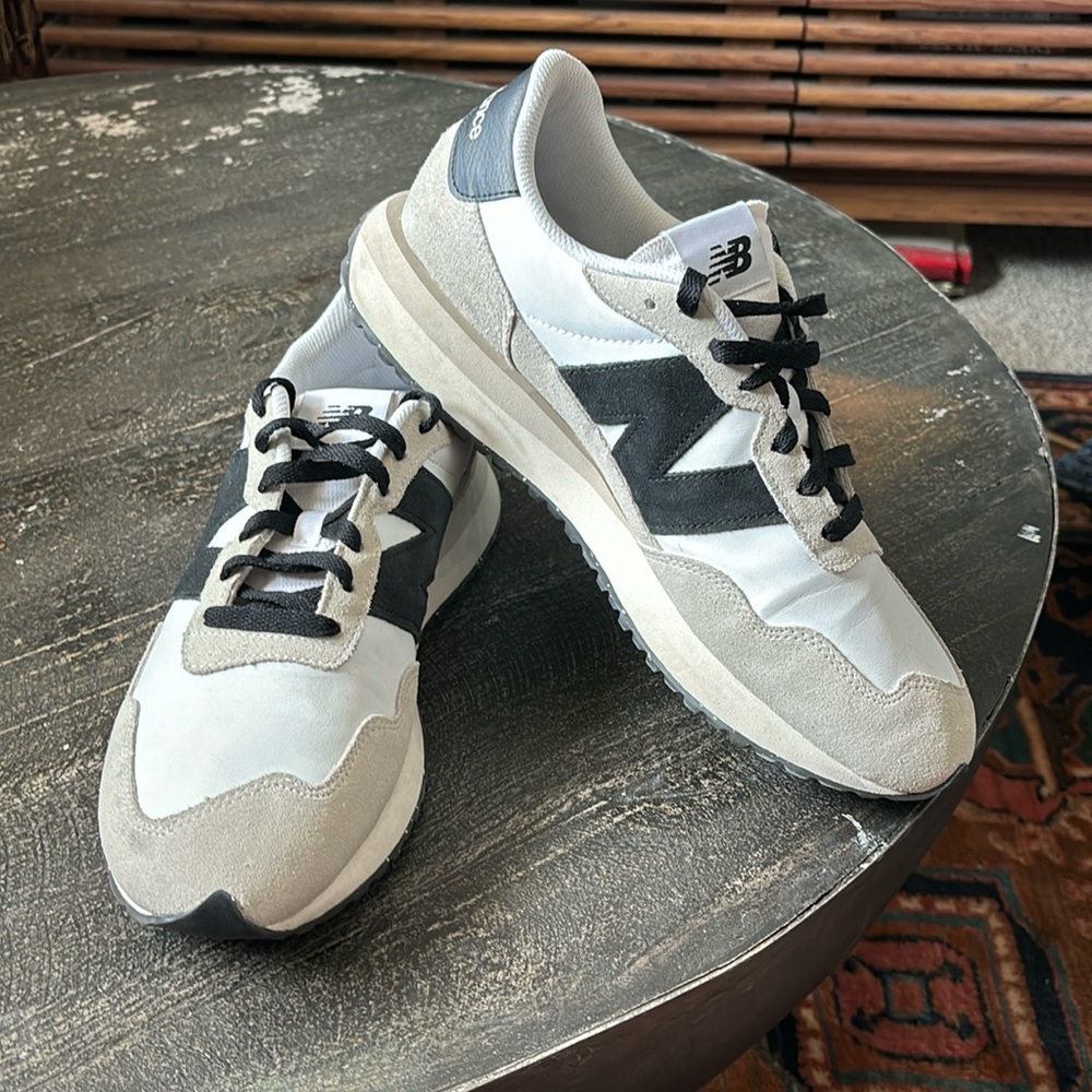 New Balance white 237